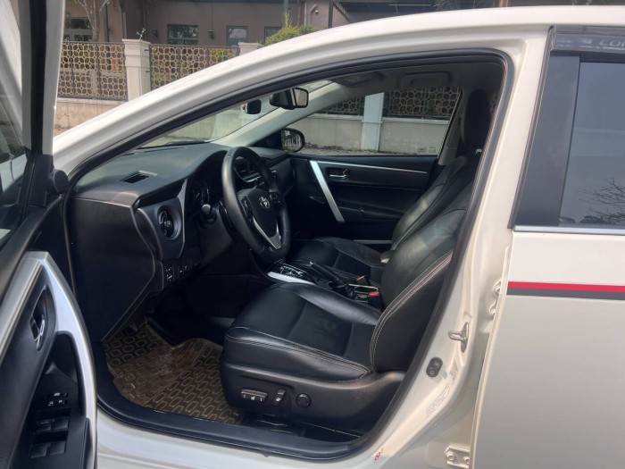 Toyota Altis 2.0V model 2018
